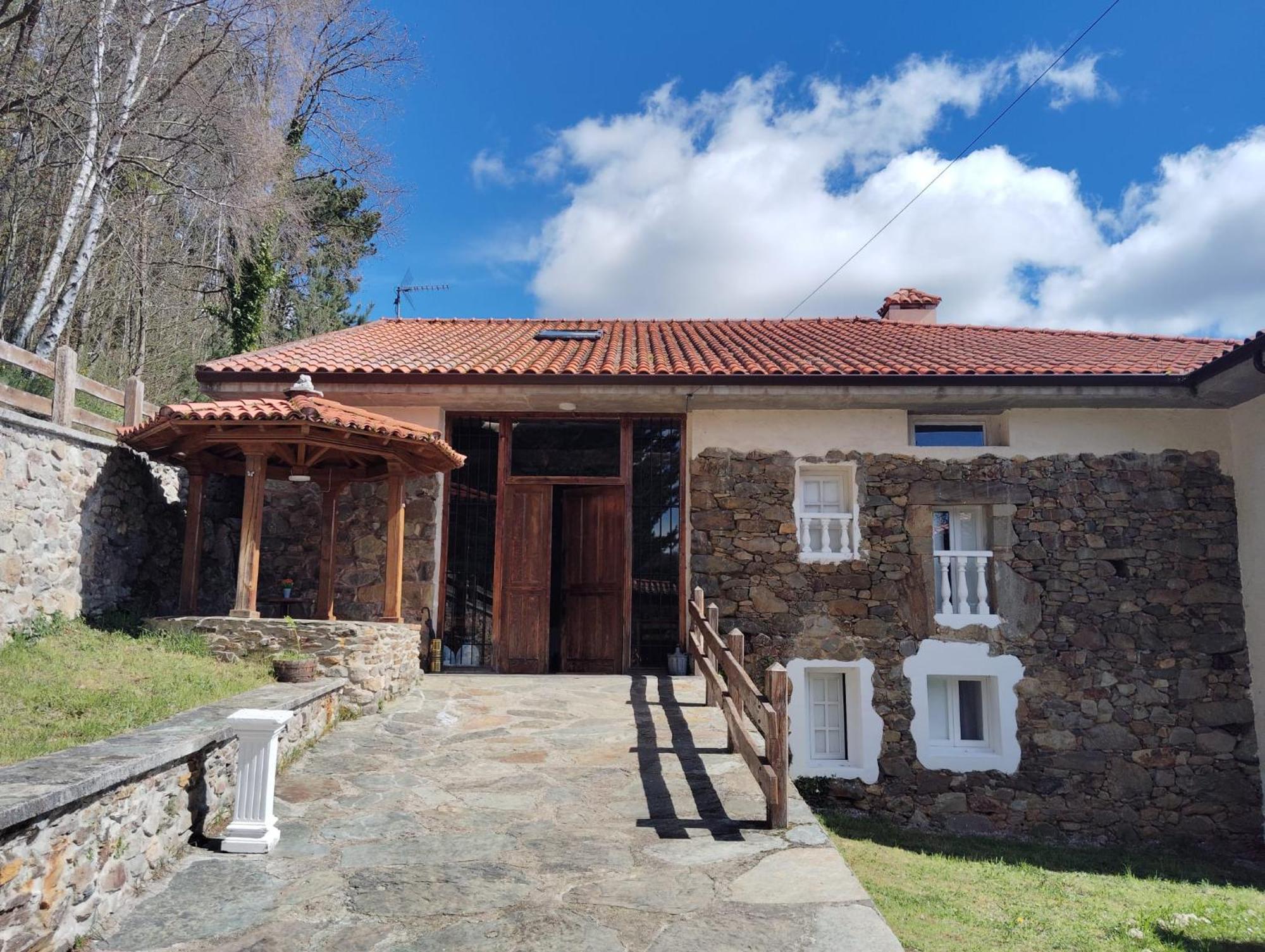 Hotel El Nuevo Semellon Aceptamos Mascotas Tineo Exterior foto